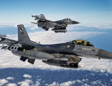 Δεκάδες παραβιάσεις και εμπλοκές στο Αιγαίο με τουρκικά μαχητικά F-16 & F-4